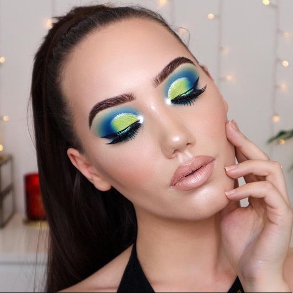 Huda Beauty Sapphire Obsessions Palette - Picture 6 of 8